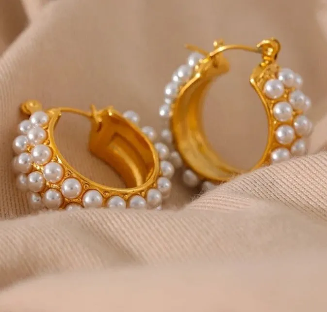 18 K GOLD PLATED FAUX PEARLS HUGGIES