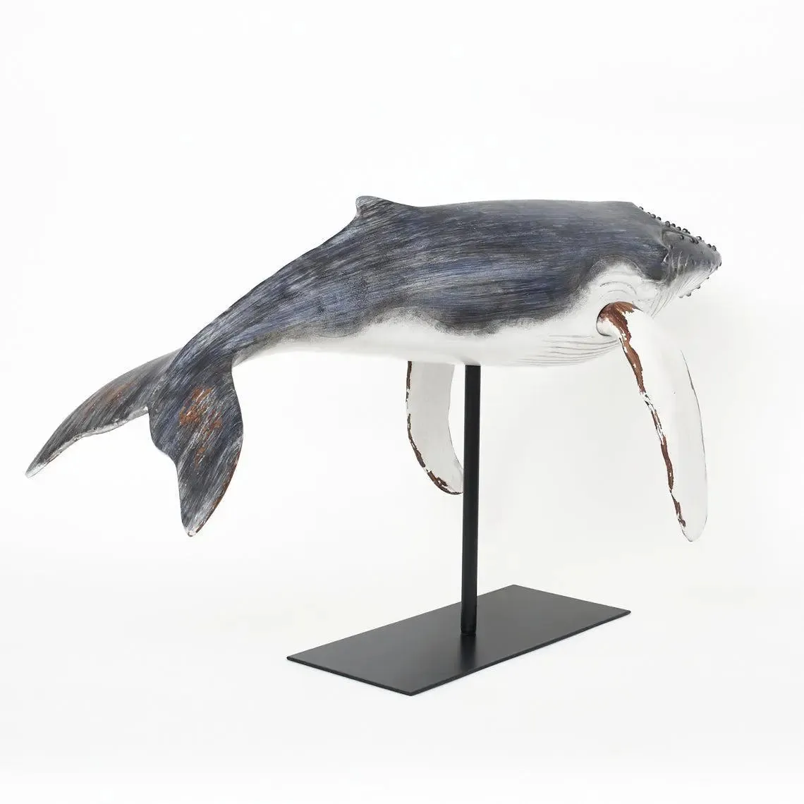 Ballena de resina con base de metal. 75x40 cm - D2281
