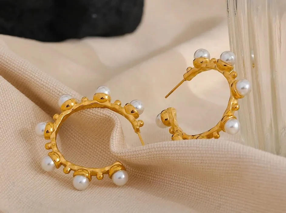 BIG ROUND FAUX PEARLS EARRINGS