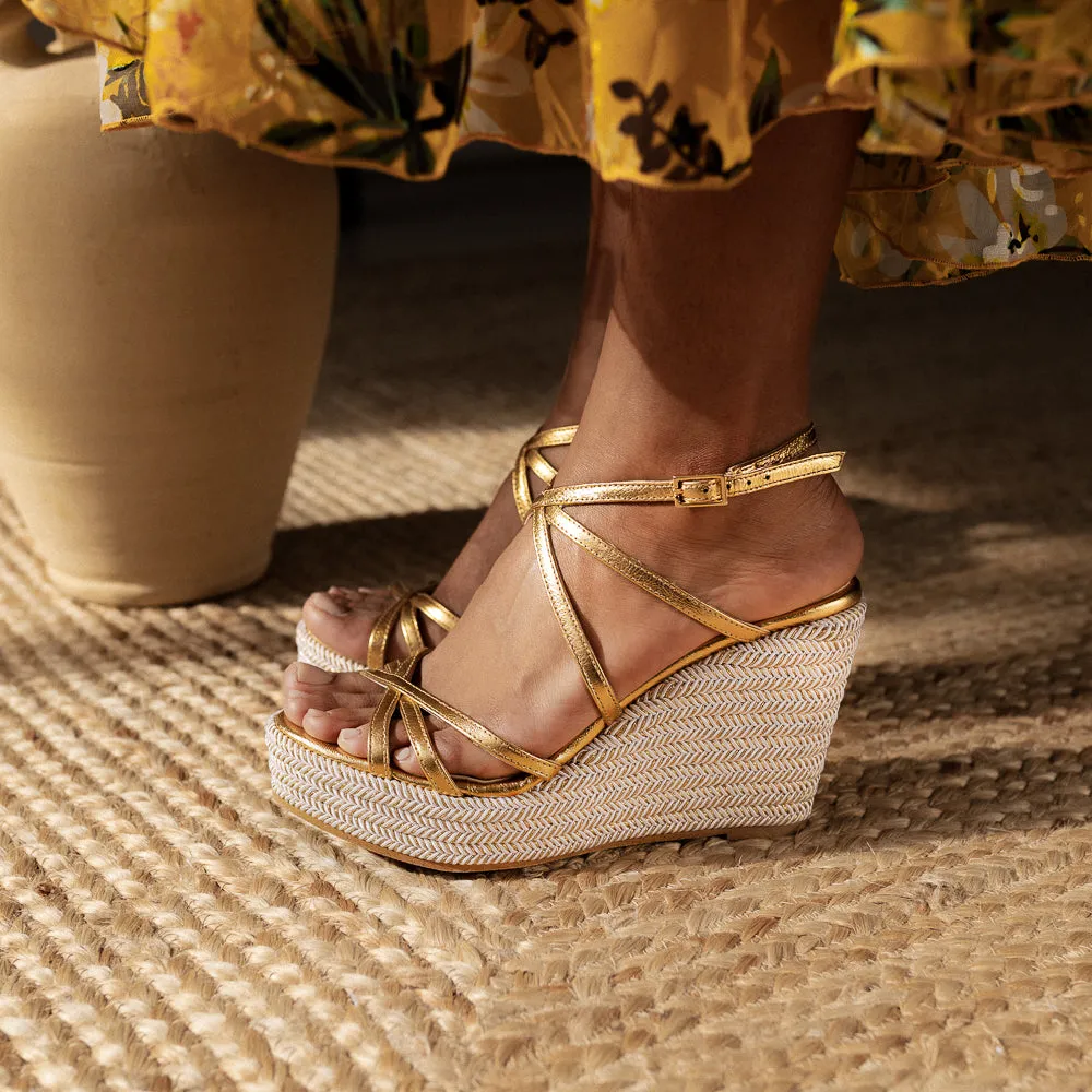 CUÑA BERTA PIEL LAMINADO ORO 8,5 CM