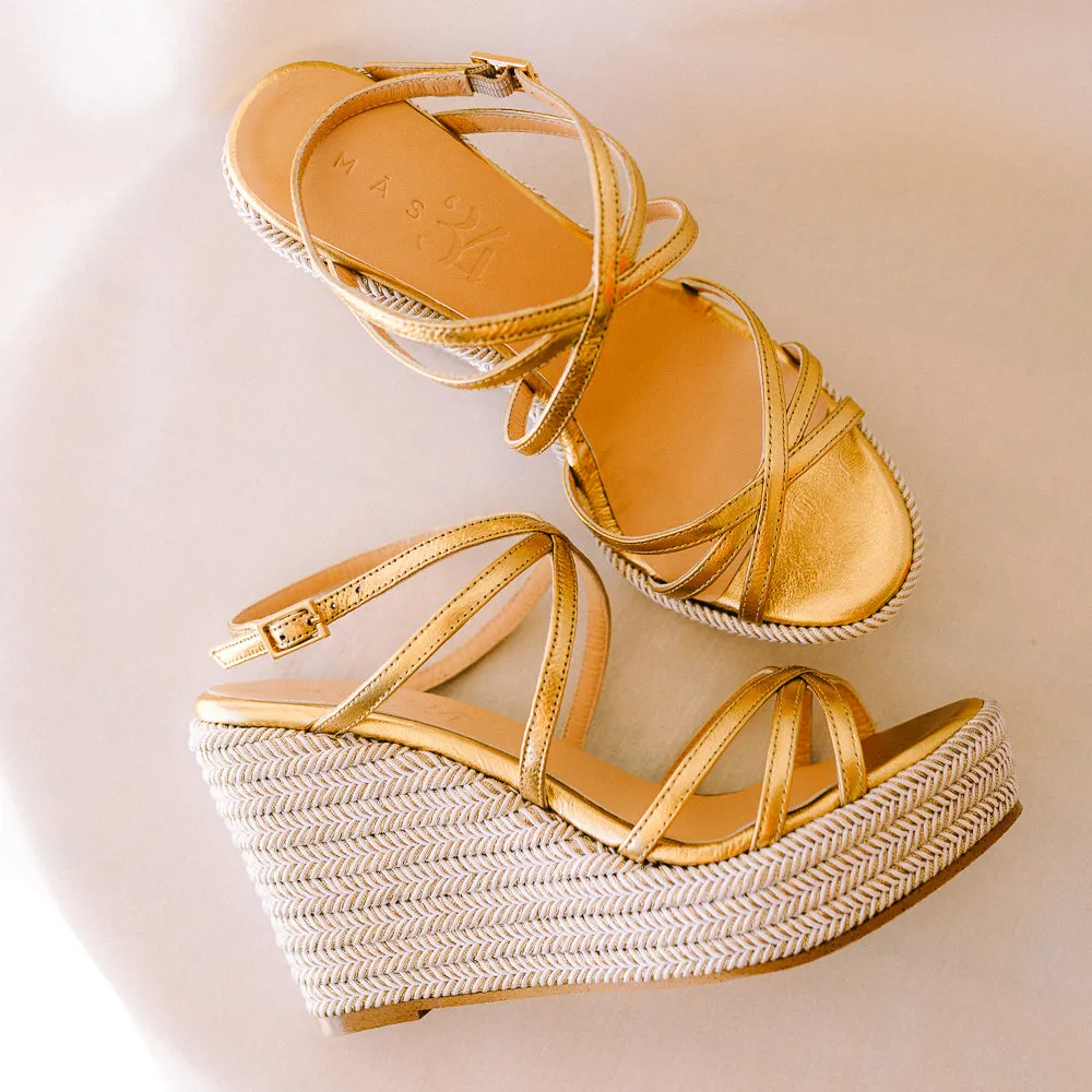 CUÑA BERTA PIEL LAMINADO ORO 8,5 CM