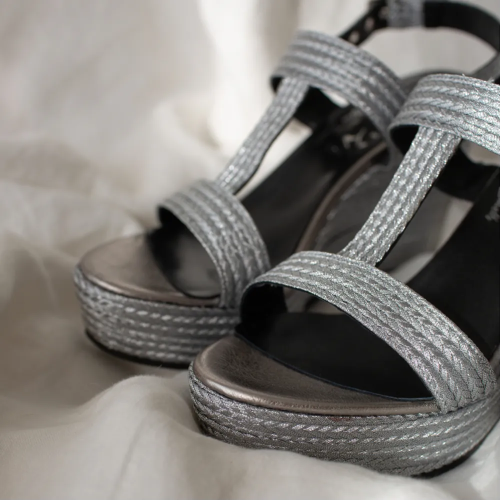 CUÑA ESTHER TRENZADA PLATA 8.5 CM