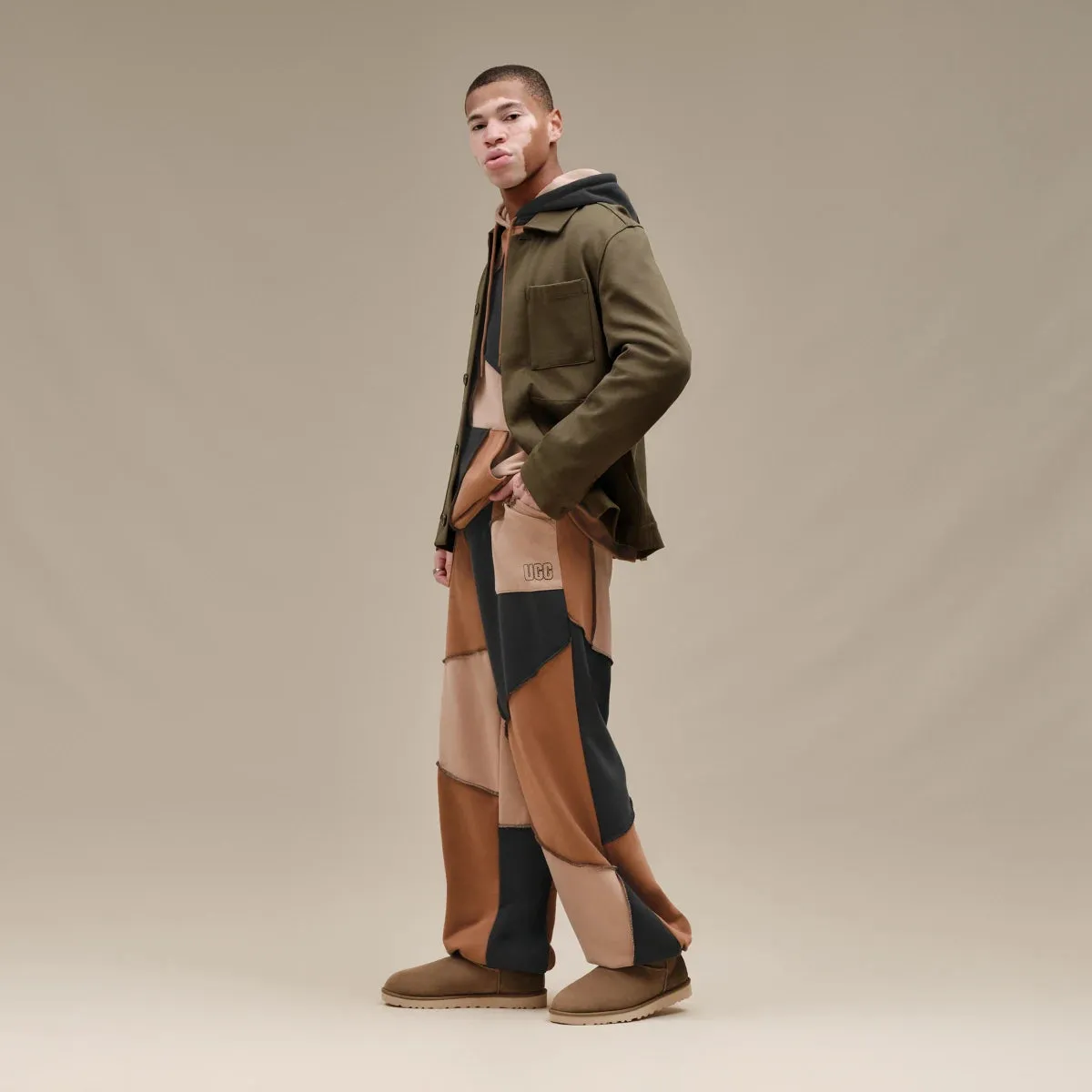 UGG | BOTINES UNISEX | CLASSIC ULTRA MINI HICKORY | MARRÓN
